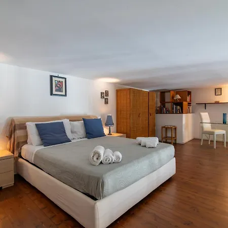 Guesthost - Loft Della Rosa Bianca